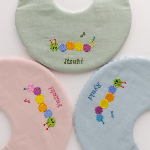 名入れ】ダブルガーゼ☆カラフルいもむし刺繍スタイ スタイ