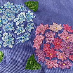 紫陽花刺繍のポーチ 3枚目の画像