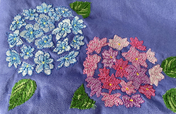 紫陽花刺繍のポーチ 3枚目の画像