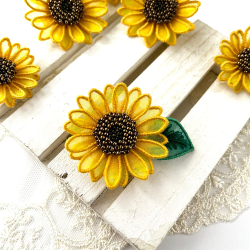 ビションフリーゼ 刺繍ブローチ ブローチ mopsi 通販 3751330