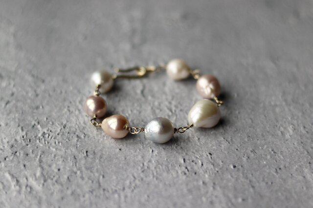ペールトーンバロックパールのブレスレット