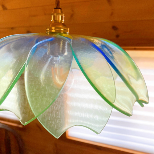 お花のランプシェード お花のランプシェード】ブルー系の爽やかなレジンランプシェード