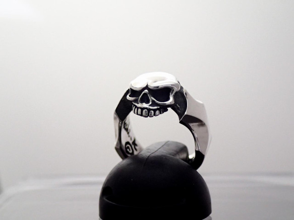 スカルリング スカル ドクロ かわいい 髑髏 リング 指輪 シルバーアクセサリー 925 　『グランピースカルリング』 20枚目の画像