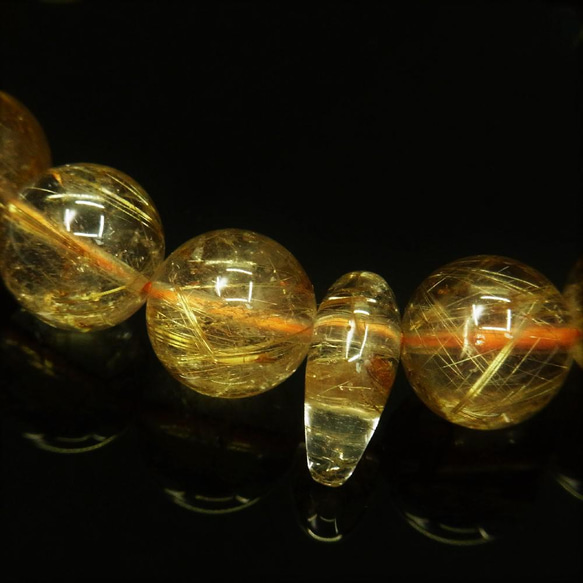 【神秘の守り石】現品一点物 ゴールドルチルクォーツ ブレスレット 勾玉 ルチル 金針水晶 数珠  ギフトセット付 天然石 4枚目の画像