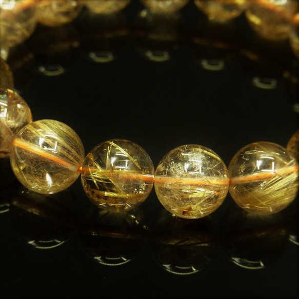 【神秘の守り石】現品一点物 ゴールドルチルクォーツ ブレスレット 勾玉 ルチル 金針水晶 数珠  ギフトセット付 天然石 2枚目の画像