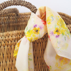 也可用作圍巾的手帕（54 厘米）“粉彩花朵綻放” 第3張的照片