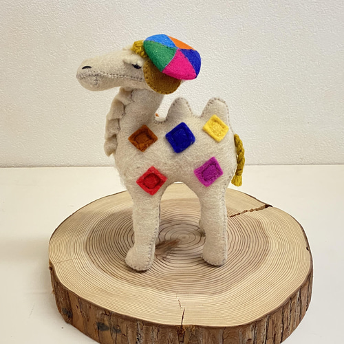 ラクダ(羊毛フェルト)ホワイト ラクダ(羊毛フェルト)ホワイト