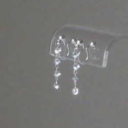 水晶流蘇耳環（穿孔耳環）：淺灰色蛋白石 第7張的照片