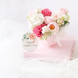 ＊[母の日ギフト/卒業·入学祝い] ソープフラワー お花アレンジギフト / キュートハートボックス3(ピンク) 4枚目の画像