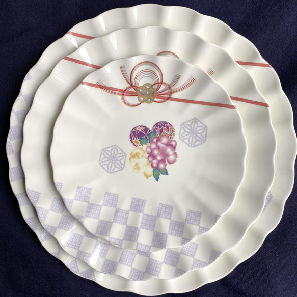 お祝い和柄皿(大・中・小)3枚セット 1枚目の画像