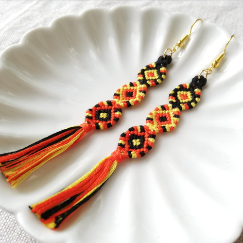 エスニック ミサンガピアス/イヤリング ピアス（フック・チェーン