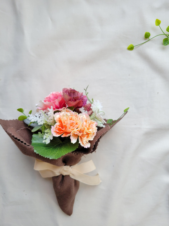 ｱｰﾄﾌﾗﾜｰ♡カーネーションの小さめ花束 アートフラワー Tsumi