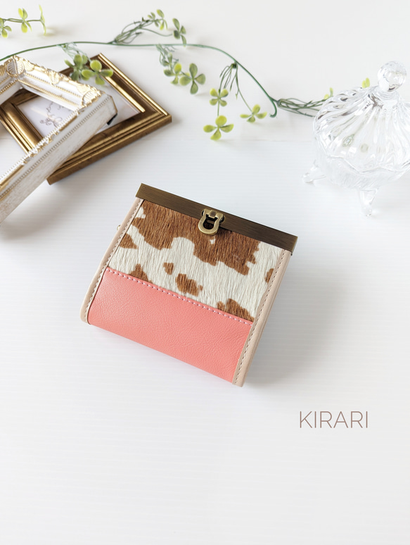 【お札が折らずに入る本革ミニ財布】 ホルスタイン柄ハラコ / 大人のための、上品ピーチピンク　ご褒美ギフト　二つ折り財布 1枚目の画像