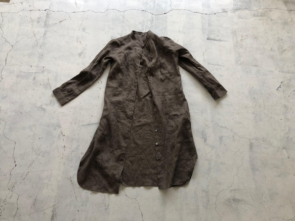 【春SALE！】スタンドカラーlong shirt/ロングシャツ ベラルーシリネン　チャコール 2枚目の画像