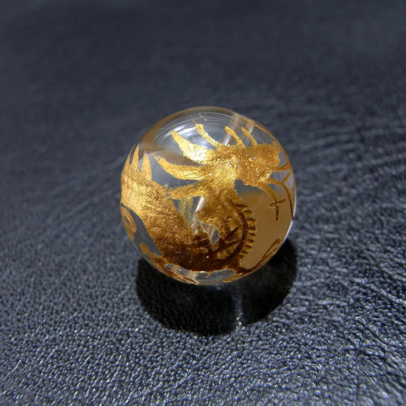 [beads165] 手彫りビーズ・水晶（龍）16mm 1個 1枚目の画像