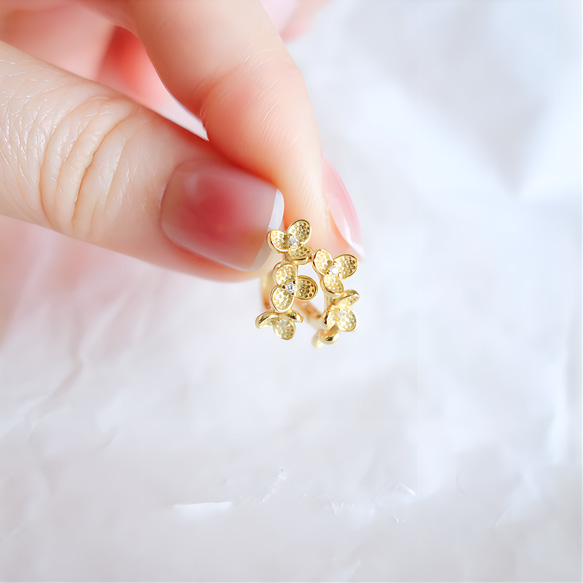 新作　シンプル　18K　高品質　繊細　上品　大人女子　花びら　フラワー　人気　シルバー925　フープピアス 5枚目の画像