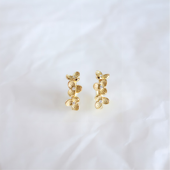 新作　シンプル　18K　高品質　繊細　上品　大人女子　花びら　フラワー　人気　シルバー925　フープピアス 8枚目の画像