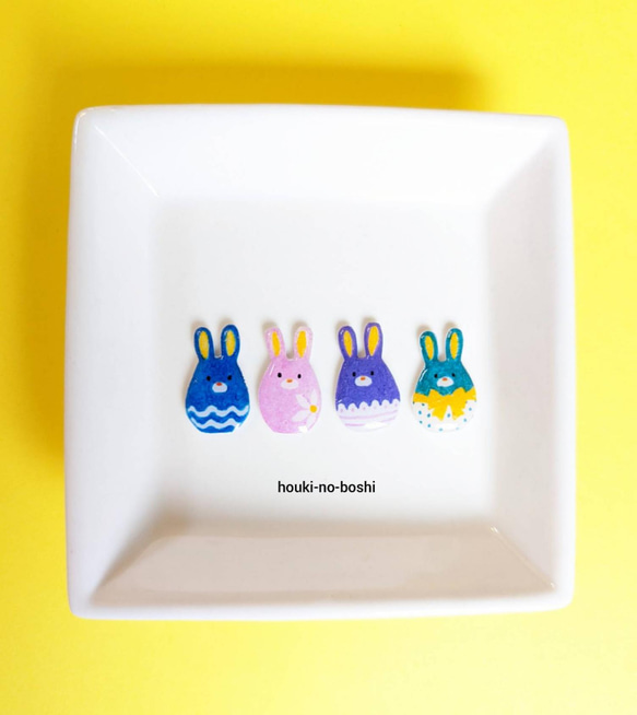 4ピース　うさぎ　たまご　ピアス 1枚目の画像