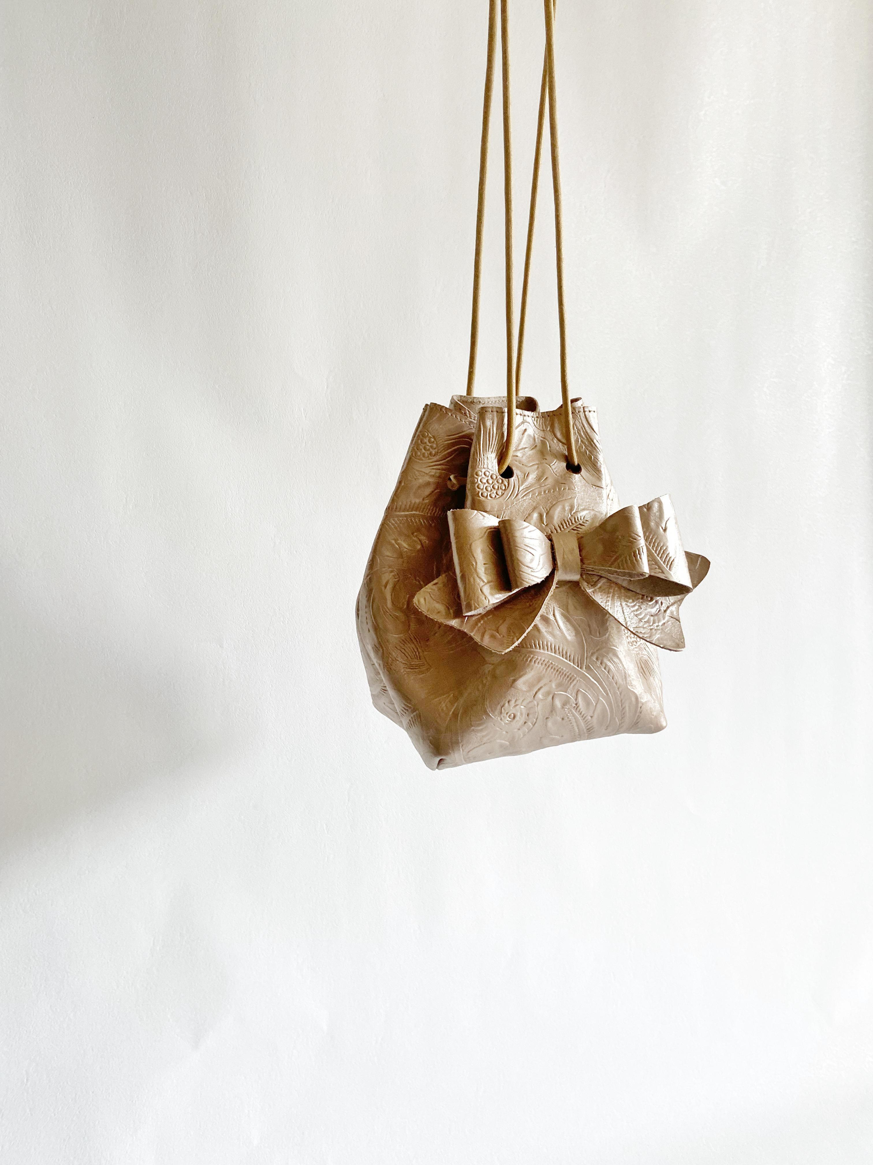 大きい リボン ちょこっとだけ ミニ 巾着 本革 レザー ポシェット