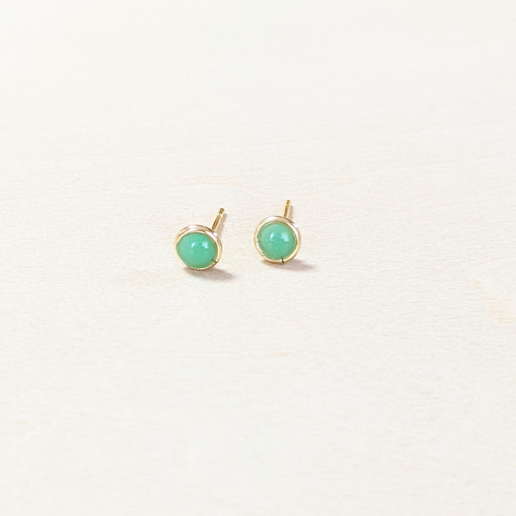 ミントグリーン＊6ｍｍ＊小粒ゴールドピアス/イヤリング＊小ぶり 3枚目の画像