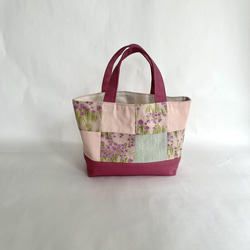 ランチバッグ.散歩バッグ.新生活におすすめのミニトートバッグ/ピンクの花柄のパッチワーク 7枚目の画像