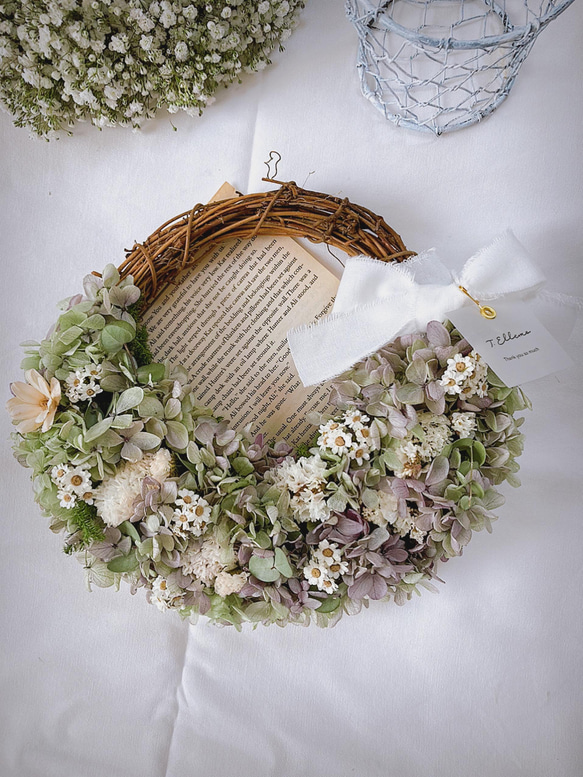 紫陽花と小花のリース