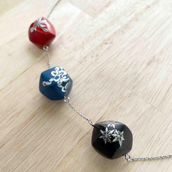 拭き漆ネックレス『空の礫（つぶて）』 2枚目の画像