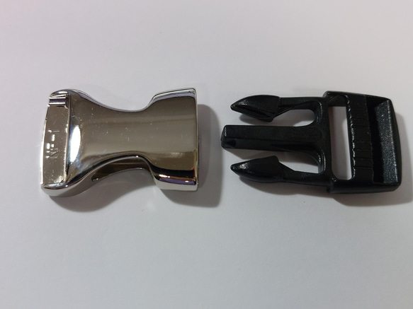 1点限り！　ニフコ社バックル　金属+樹脂製　20ｍｍ　1個単価 3枚目の画像
