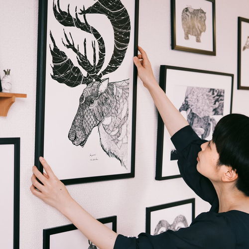 風はこぶ馬: 動物モノクロポスター【A4サイズ】フレームなし 絵画 日高