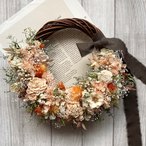 オレンジ色のアジサイと小花のリース プリザーブドフラワー ドライ  