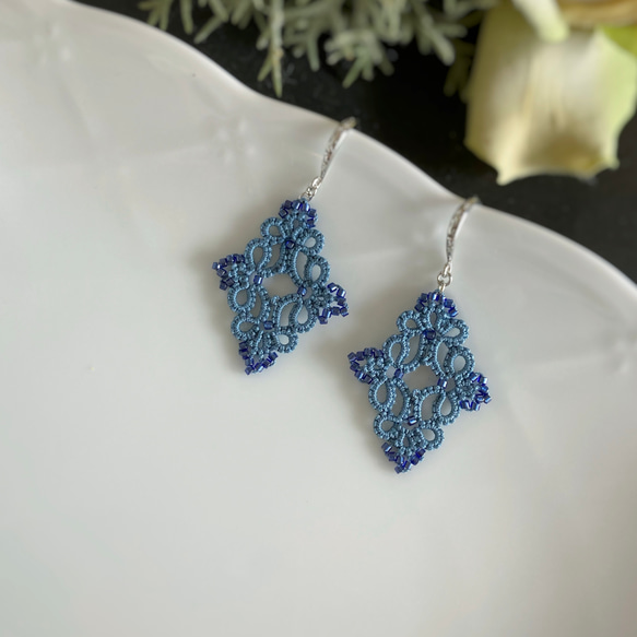 ♢♦タティングレースとビーズのダイヤ型ピアス♦♢ 6枚目の画像