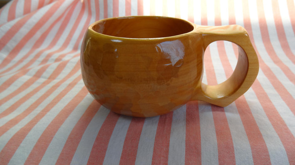 　珍しい銀杏の一木彫りコーヒーカップ。 2枚目の画像