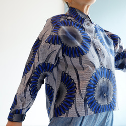 非洲印花襯衫，藍色，寬鬆的廓形，乾淨俐落，單件穿就完美的時尚造型！ 第7張的照片