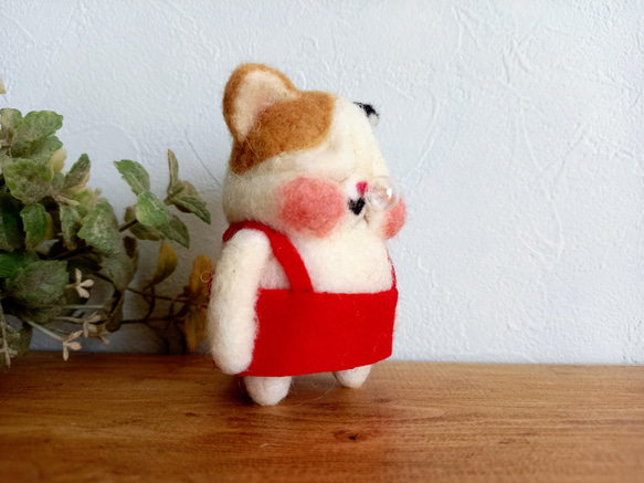 《ちぃち様オーダー》鼻ちょうちんした赤いスカートの三毛猫ブサネコさん 2枚目の画像