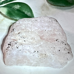 【愛の石】モルガナイト ピンク アクアマリン ピンクベリル　ラフストーン　原石 1枚目の画像