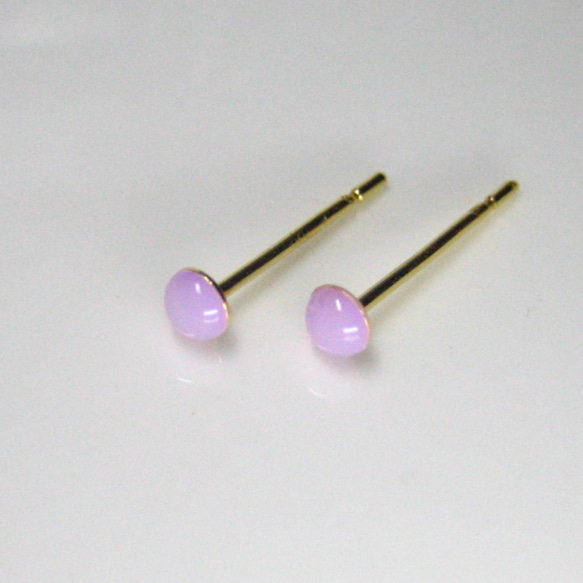 小粒3mm 紫パステルパープル 金属アレルギー対応　シンプルピアス サージカルステンレス つやあり 2枚目の画像