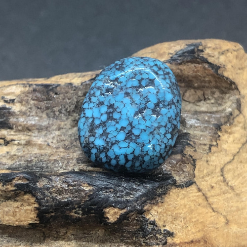 Hi-Grade kingmam Turquoise キングマン カボション 小高い