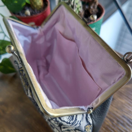 送料無料】ミナペルホネン/rosyロージィーグレー 人気マルチがま口今