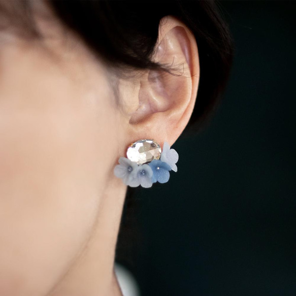 繡球花和寶石耳環/耳環（藍色） 第1張的照片