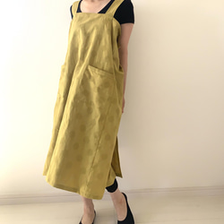 残り１点❗️立体感のあるドット柄が楽しい一枚　リネンコットン・水玉模様のラップエプロン 。カラー：マスタード 12枚目の画像
