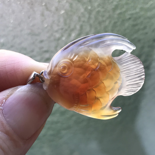 ゴビ石−868 ゴビ瑪瑙 手彫り 魚 天然石 KIKI 通販 13782923｜Creema