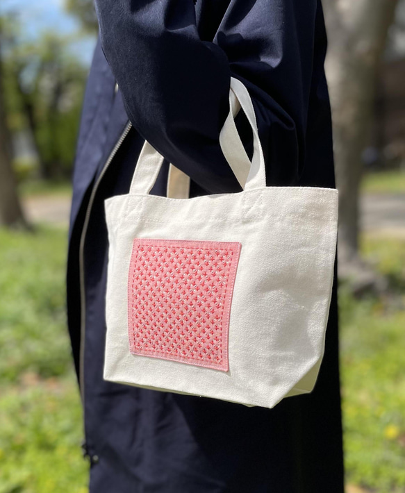 刺し子トートS　米刺し/赤　マチ付き　刺繍　お散歩　お財布バッグ　お弁当　北欧　可愛い　カラフル 3枚目の画像