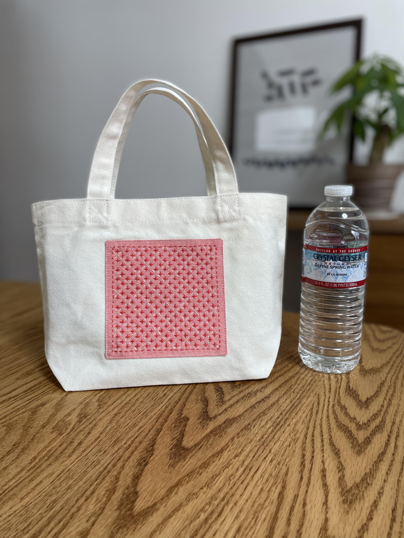 刺し子トートS　米刺し/赤　マチ付き　刺繍　お散歩　お財布バッグ　お弁当　北欧　可愛い　カラフル 2枚目の画像