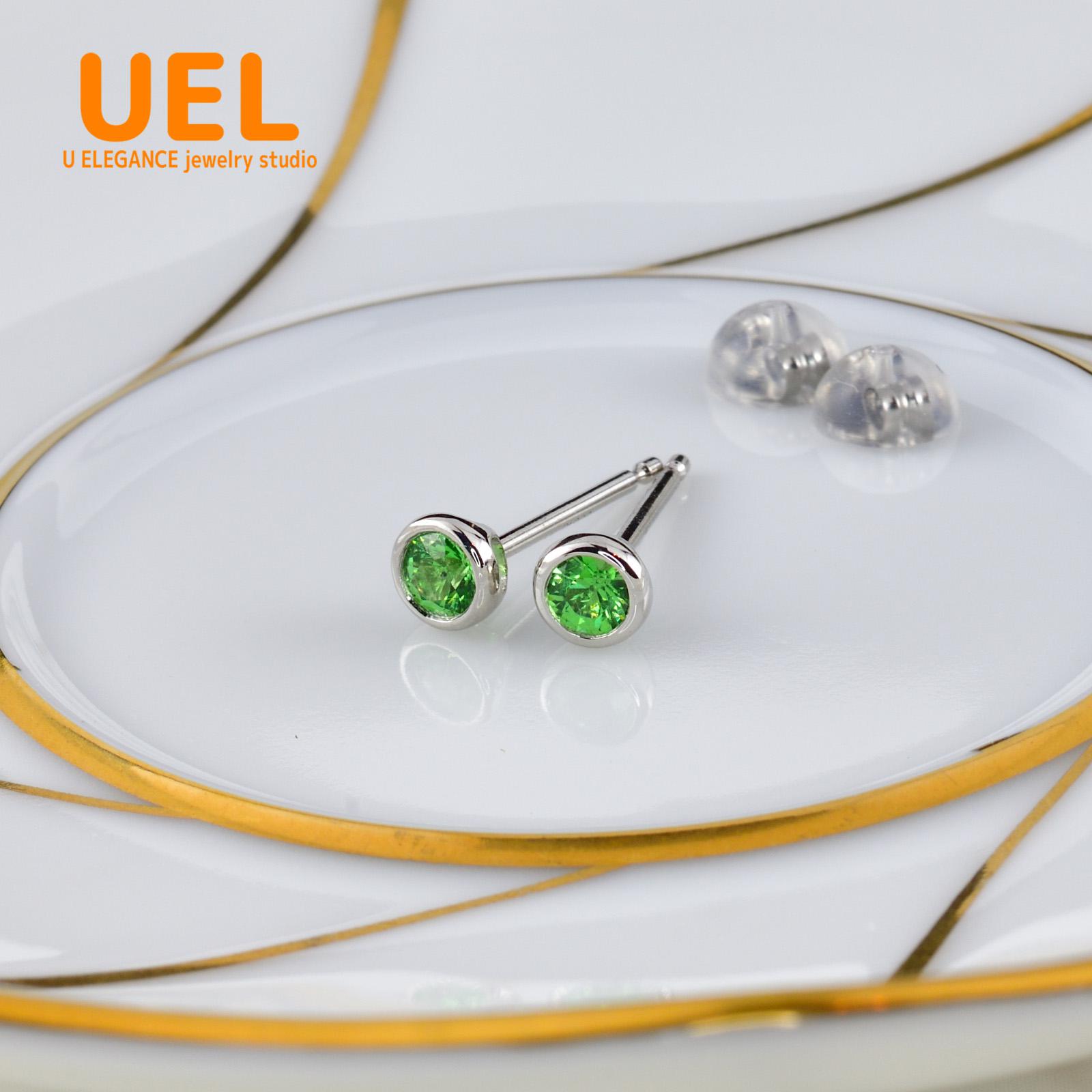 P900　3.5ｍｍ　グリーングロッシュナーガーネット　覆輪スタッドピアス