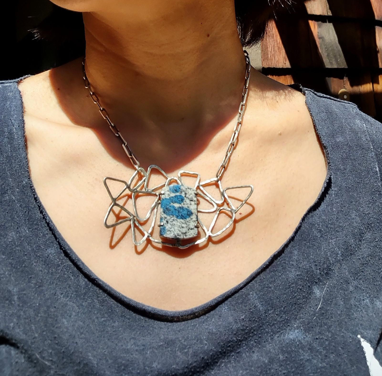 【一点物】K2幾何学フレームネックレス 青の水玉 SV925