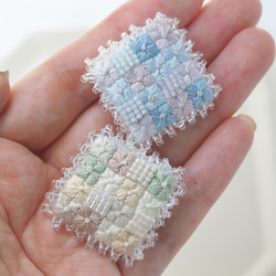 【紫陽花に雨粒 アナベル ポニーフックorブローチ】刺繍アクセサリー 4枚目の画像