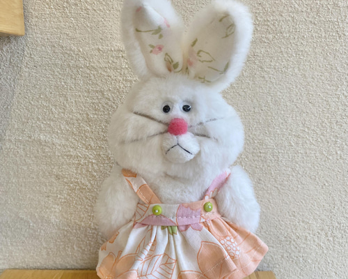 ワンピースを着た白うさぎさん ぬいぐるみ Mino 通販 13785946｜Creema