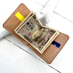 ハンドメイド】名刺サイズも入るヌメ革のカード6枚収納型