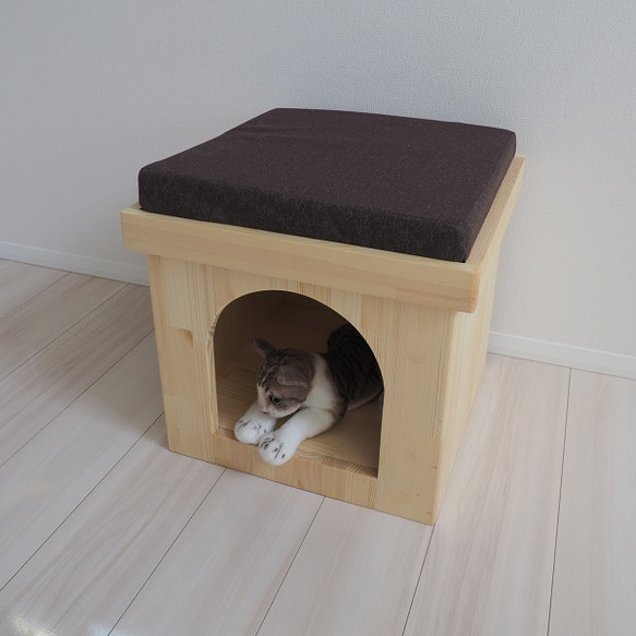 一緒にくつろげるペットハウス （一人掛けベンチ/スツール/犬小屋/猫ハウス/クッションベンチ） 1枚目の画像