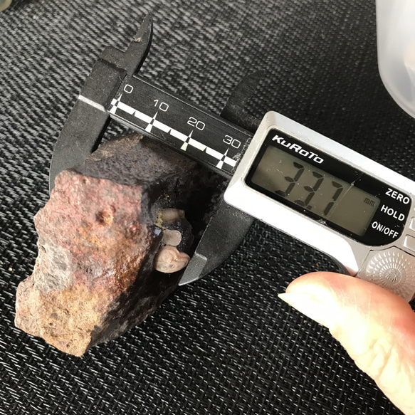 ゴビ石−870 ゴビ瑪瑙 原石 スミレ眼石 鉱物標本 激レア